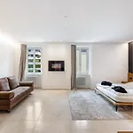 App 204 Palazzo Cavour *