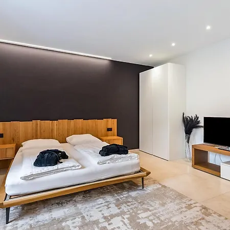 App 204 Palazzo Cavour *